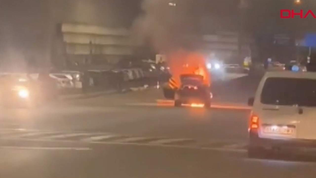 Havalimanında korku dolu anlar! Taksi alev alev yandı