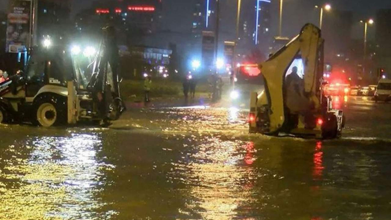 İstanbul'da sahil yolu trafiğe kapatıldı