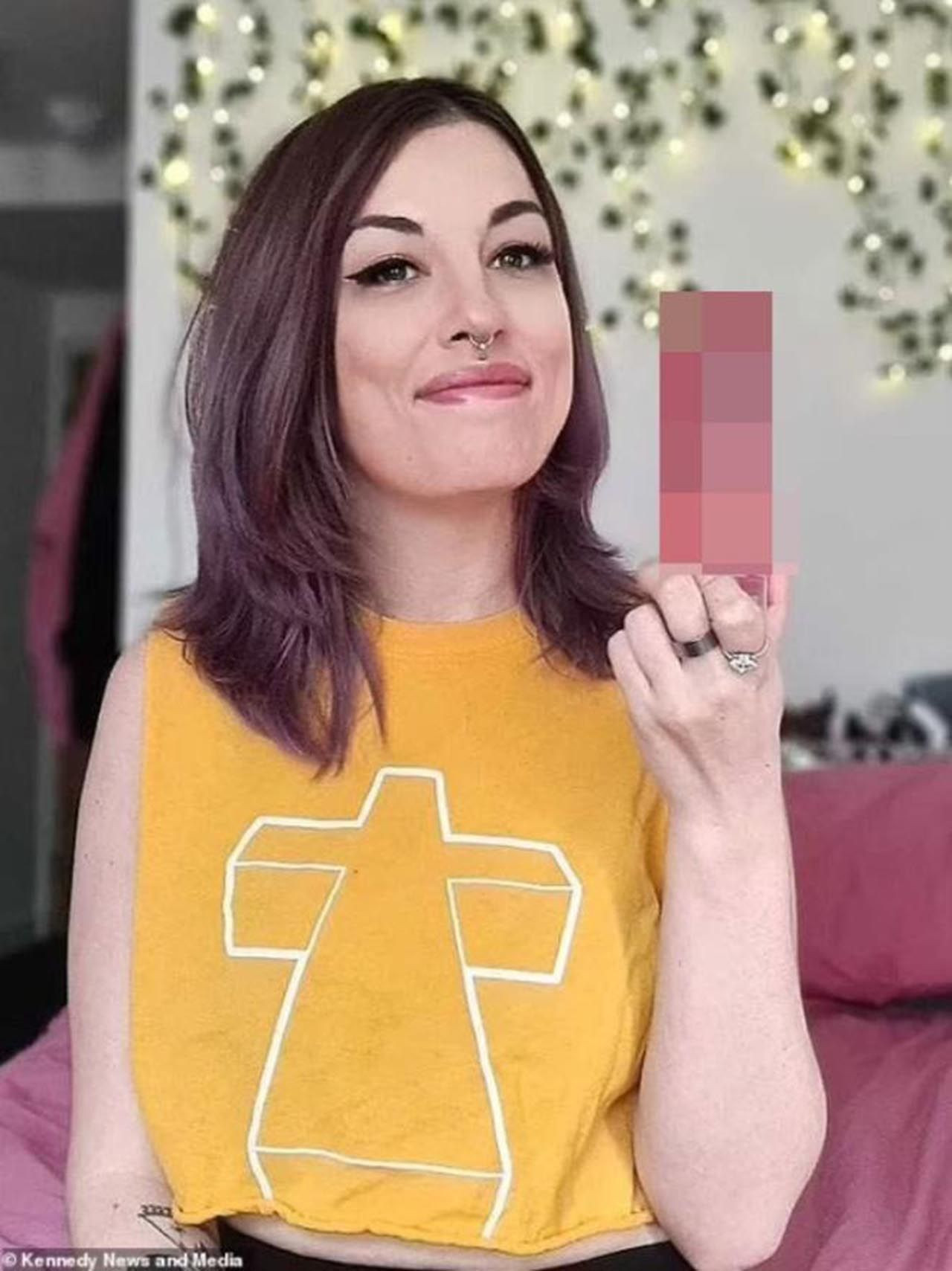 Patronuyla görüntülü görüşen genç kadını utandıran olay! - Resim: 3