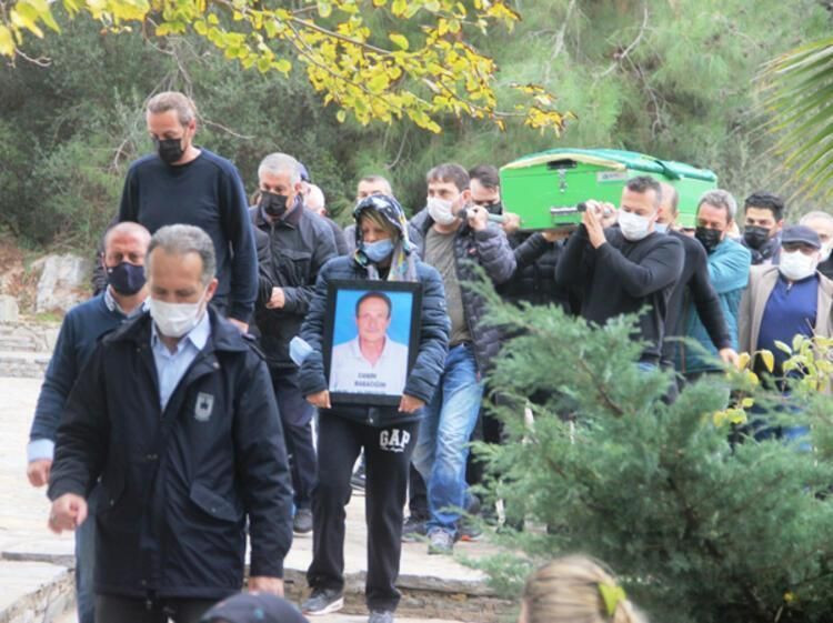 Ebru Şallı isyan etti: Azıcık bir Allah korkunuz olsun - Resim: 2