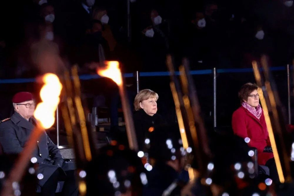 Merkel'in gözyaşları... Böyle veda etti - Resim: 4