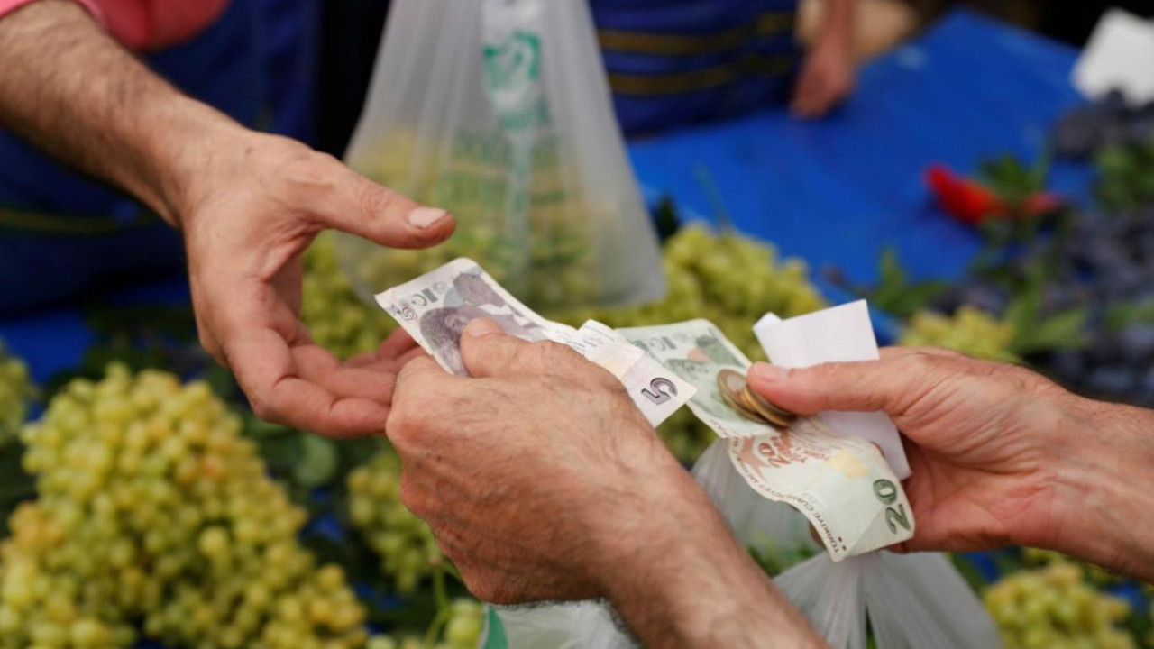 Fitch, Türkiye için yıl sonu enflasyon ve faiz tahminini yükseltti
