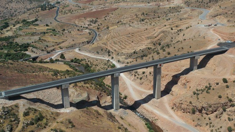 1998 yılında başlayan Zarova Köprüsü inşaatı sürüyor - Resim: 4