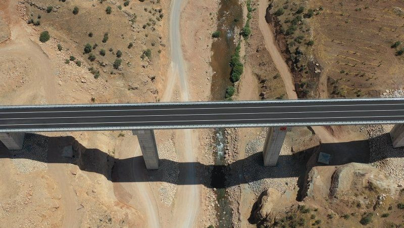 1998 yılında başlayan Zarova Köprüsü inşaatı sürüyor - Resim: 1
