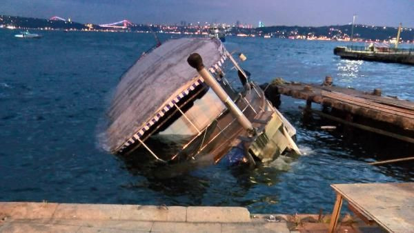 Lodos İstanbul Boğazı'nda tekne batırdı - Resim: 2
