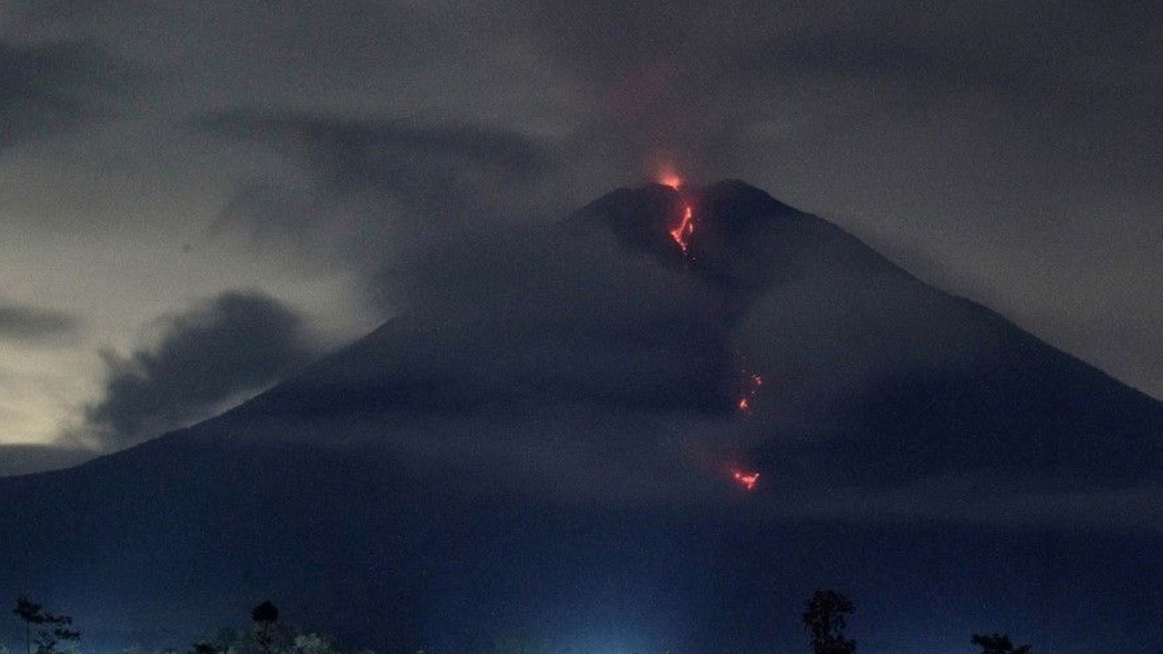 Endonezya'da yanardağ patlaması: Ölü sayısı 13'e yükseldi