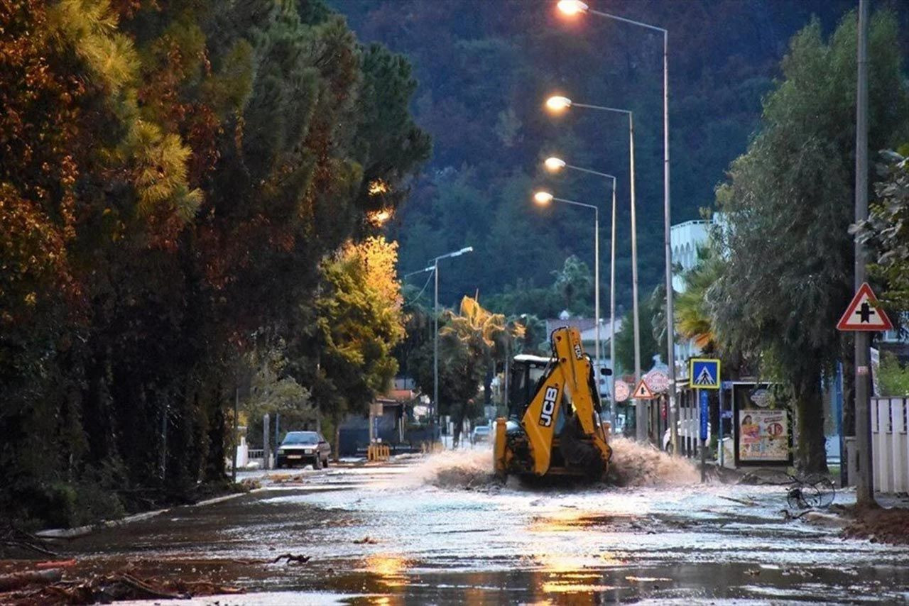 Meteoroloji uyarmıştı; sağanak yağış fena vurdu, cennet cehenneme döndü! - Resim: 4