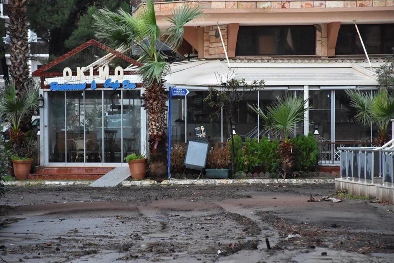 Meteoroloji uyarmıştı; sağanak yağış fena vurdu, cennet cehenneme döndü! - Resim: 3