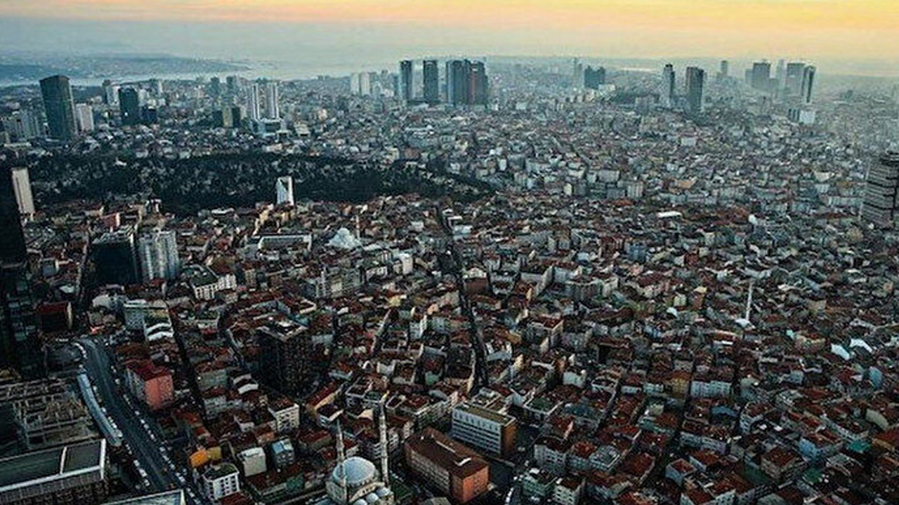İstanbul'da koku paniği! Depremin habercisi olabilir mi?