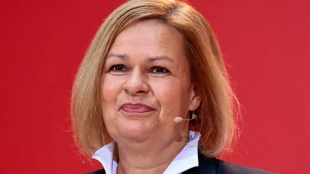 Almanya'da bir ilk! Bakanlar belli oldu