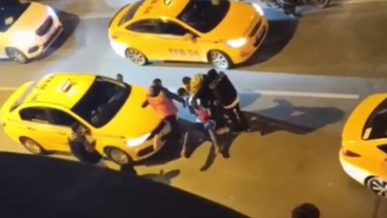 İstanbul'da yine ''sarı'' dehşet! Taksicilerden öldüresiye dayak
