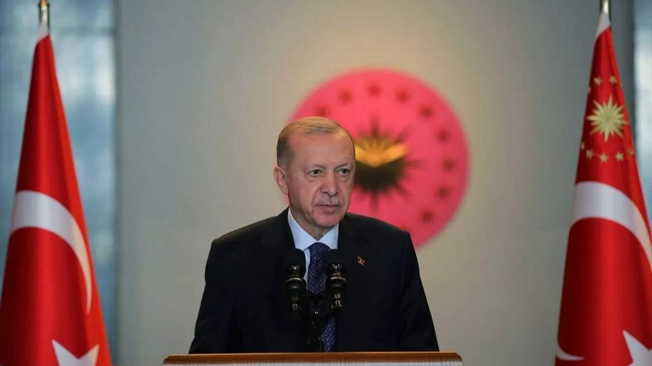 Erdoğan: ''Sosyal medya demokrasi için ana tehdit''