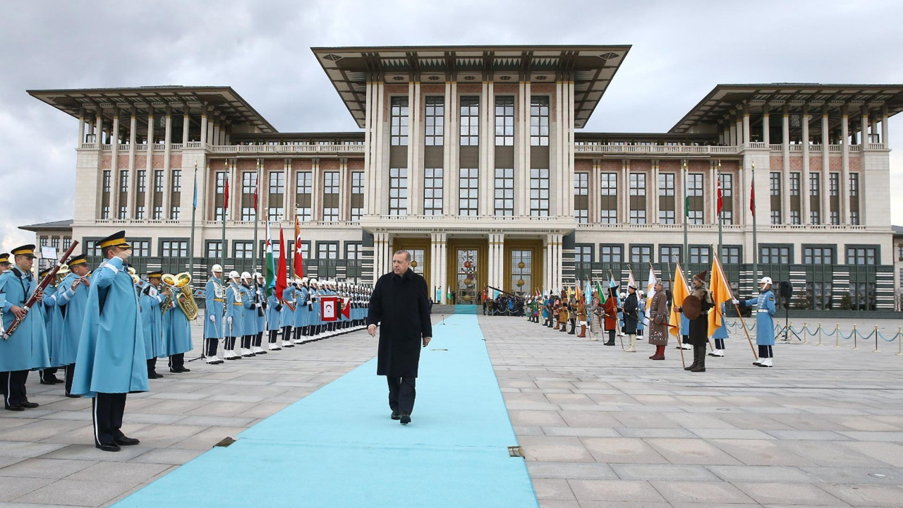 Abdulkadir Selvi: ''Erdoğan muhalefetin iddia ettiği gibi saraylarda yaşamıyor''