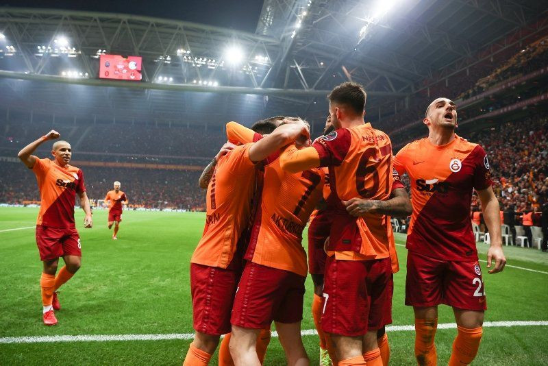 Galatasaray'da çifte ayrılık - Resim: 1