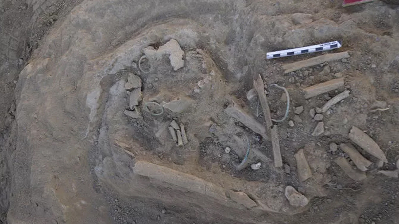 Van'da 10 aydır polisin nöbet tuttuğu bölgede Pers İmparatorluğu'na ait mezar ortaya çıktı
