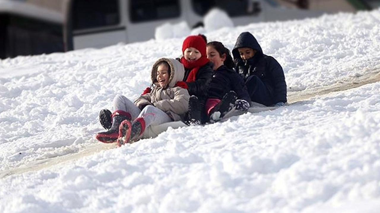 Eğitime kar engeli! 4 ilde okullar tatil edildi