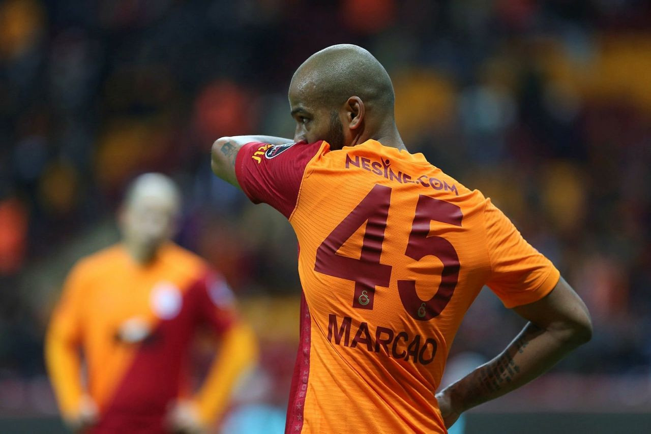 Galatasaray'ın yıldızına sürpriz talip - Resim: 2