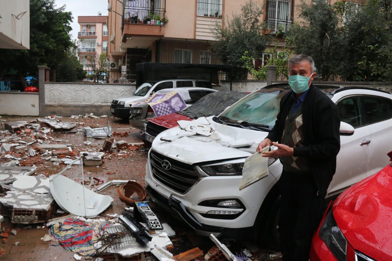 Antalya'da fırtınada uçan duvar ortalığı savaş alanına çevirdi - Resim: 4