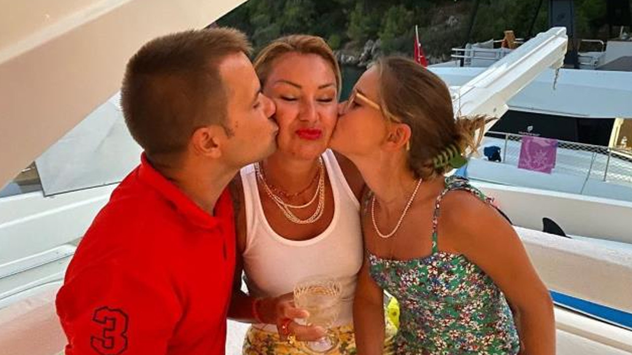 Eşi ve kızıyla poz veren Pınar Altuğ'u çıldırtan yorum! ''Gerçekten manyaksınız''