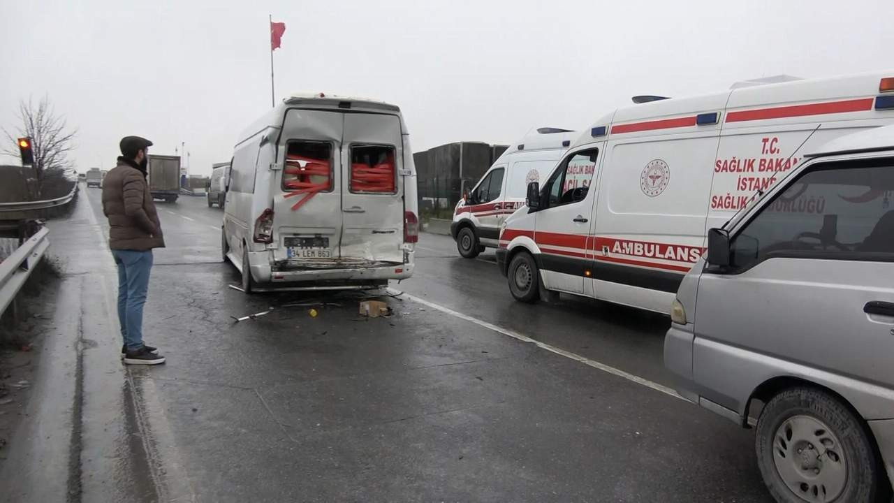 İstanbul'da feci kaza! 10 kişi yaralandı