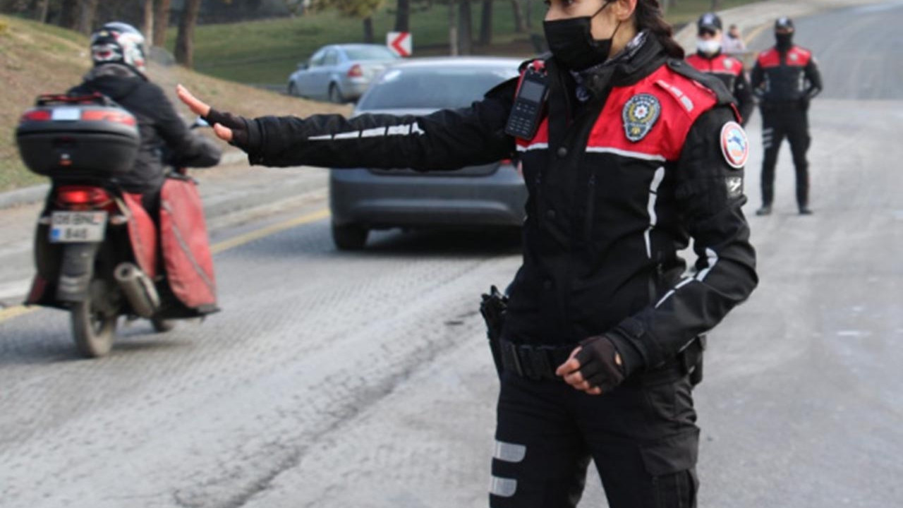 Trafiğe ''kadın eli'' dokundu! Kadın Yunuslar görev başında