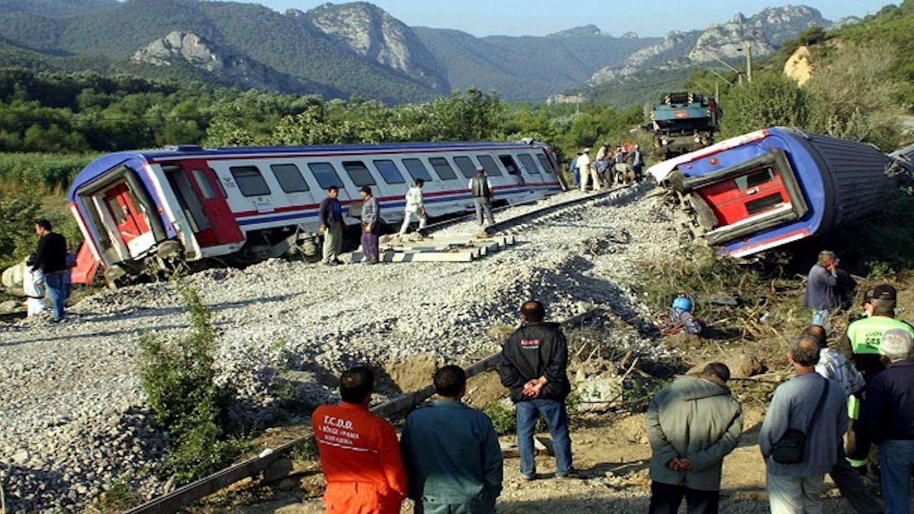 41 kişinin öldüğü, 89 kişinin yaralandığı hızlandırılmış tren faciasında 18 yıl sonra karar