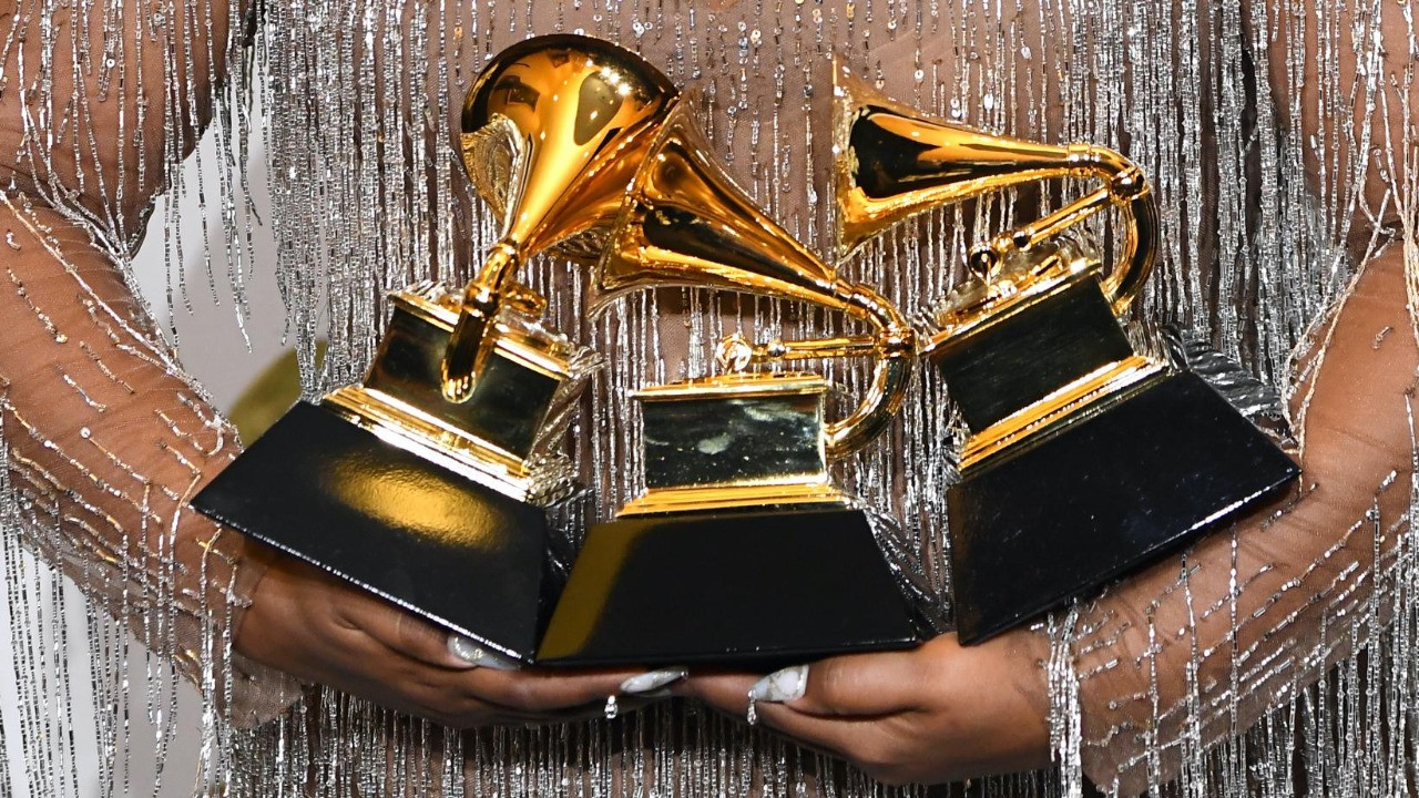 2022 Grammy Ödül Töreni, Omicron varyantı nedeniyle ertelendi