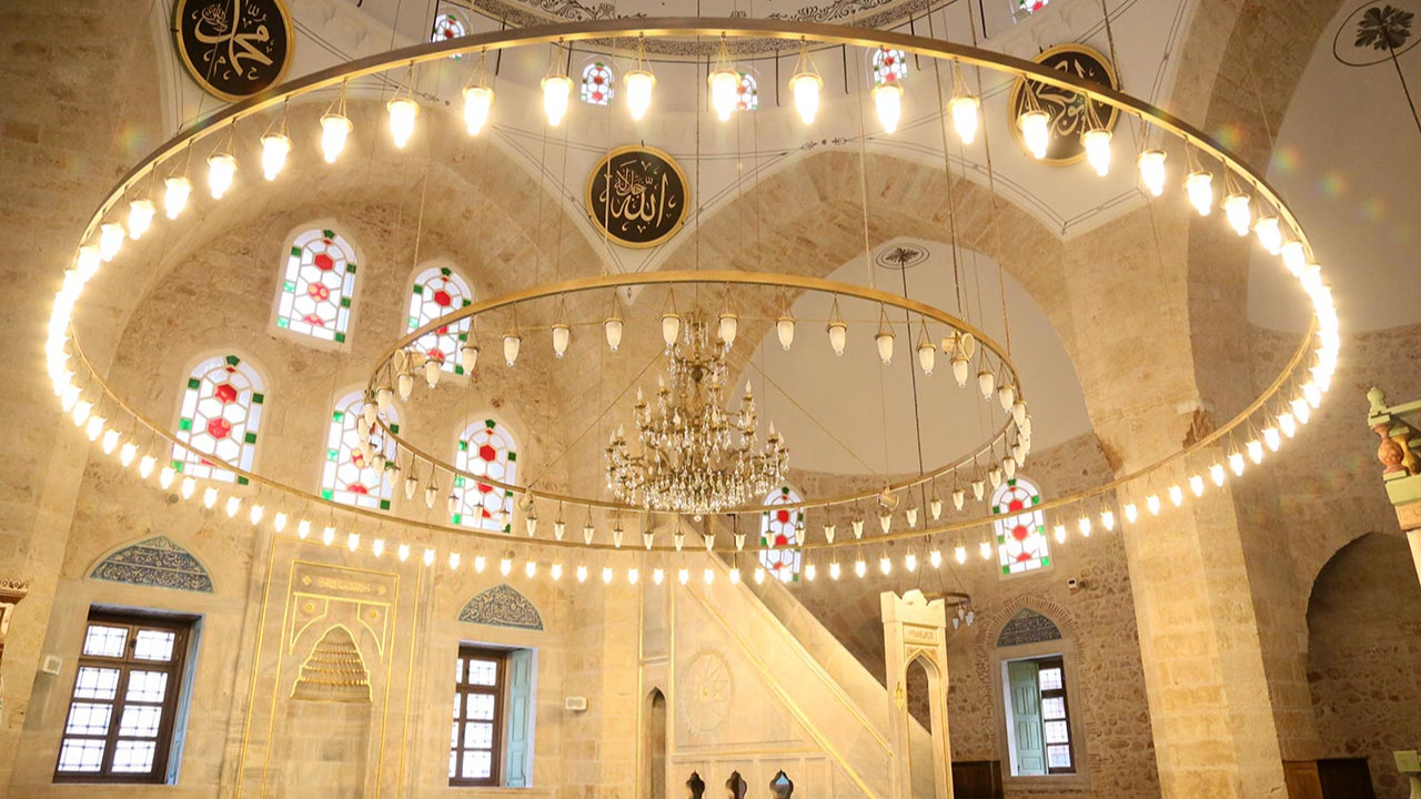 Osmanlı'dan kalma 5 asırlık cami eski görünümüne kavuştu