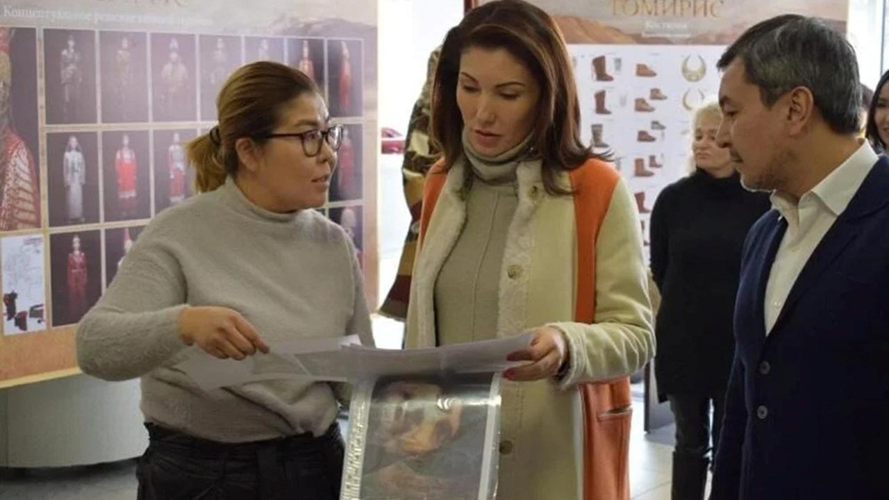 Kazakistan'ın zenginleri kaçıyor: İngiltere'den malikane ve özel jet satın almış