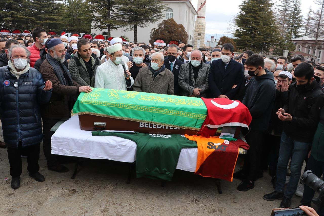 Ahmet Çalık'ın cenazesinde yürek yakan görüntüler - Resim: 2