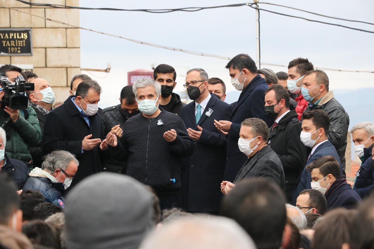 Ahmet Çalık'ın cenazesinde yürek yakan görüntüler - Resim: 4