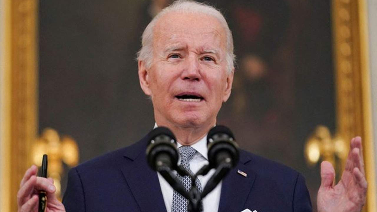 Biden'dan tarihi imza: ''Bitti'' diyerek imzaladı
