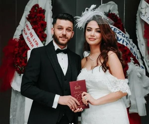 Nişanlısı ile 2,5 aylık hamile iken evlenen Ece Ronay'dan boşanma paylaşımı - Resim: 4