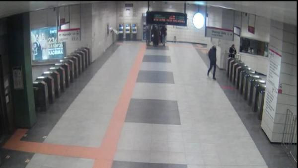 Metro saldırganının yeni görüntüleri ortaya çıktı - Resim: 2