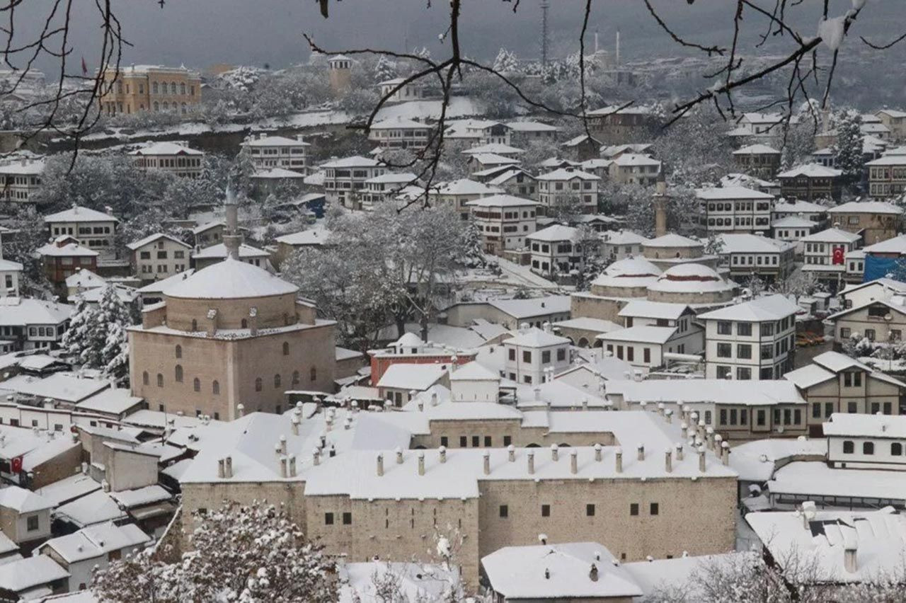 Safranbolu'nun tarihi konakları beyaza büründü - Resim: 3