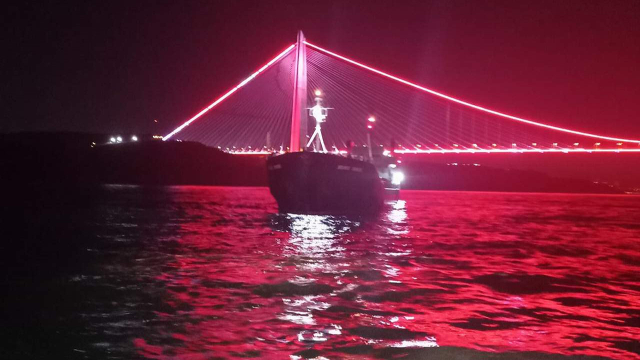 İstanbul Boğazı'nda gemi arızası! Gemi trafiği durduruldu