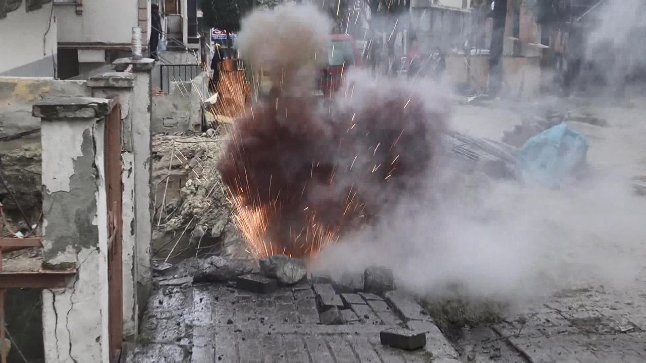 İstanbul'da yeraltı kabloları bomba gibi patladı