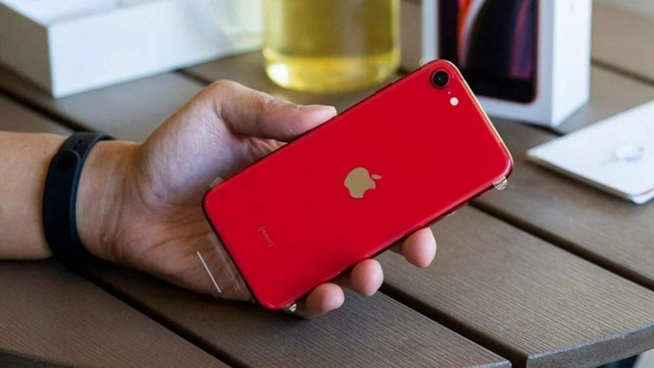 Ucuz iPhone SE 2022 tanıtım tarihi sızdırıldı