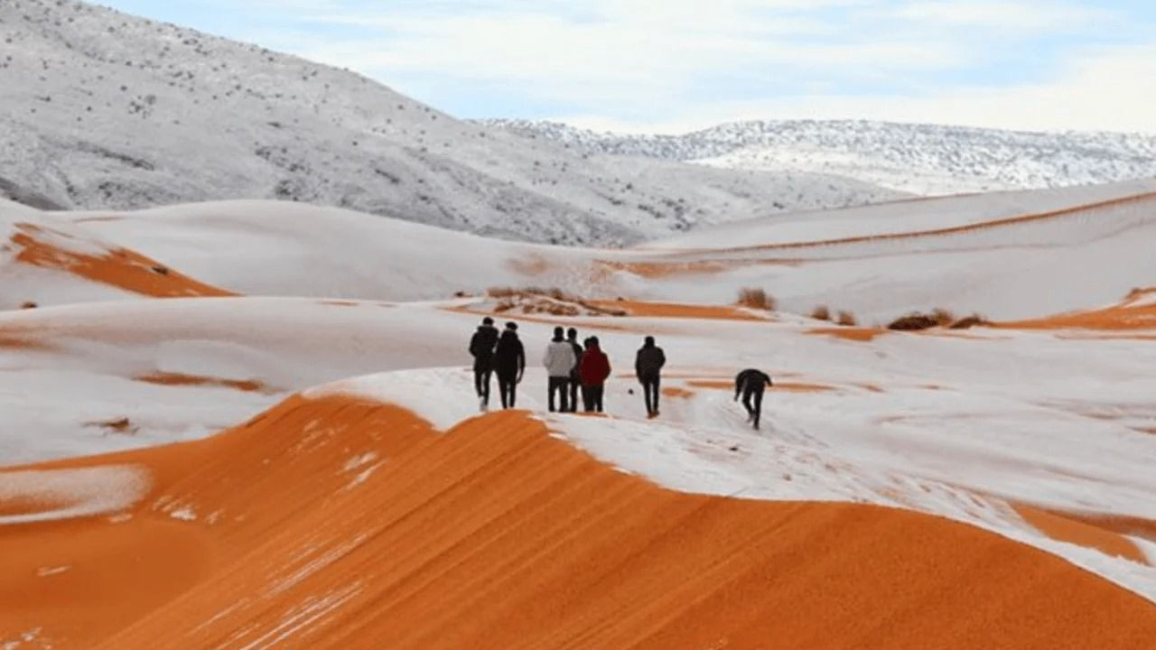 Dünyanın en büyük çölü Sahra Çölü'ne kar yağdı - Resim: 3