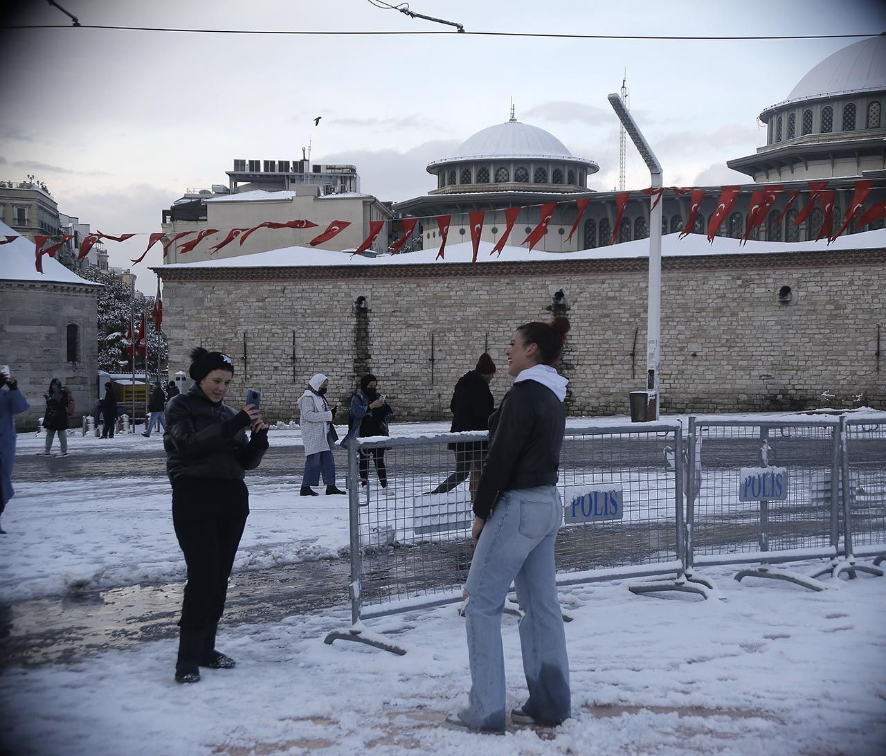 İstanbul beyaza büründü! İşte kentten kar manzaraları - Resim: 4