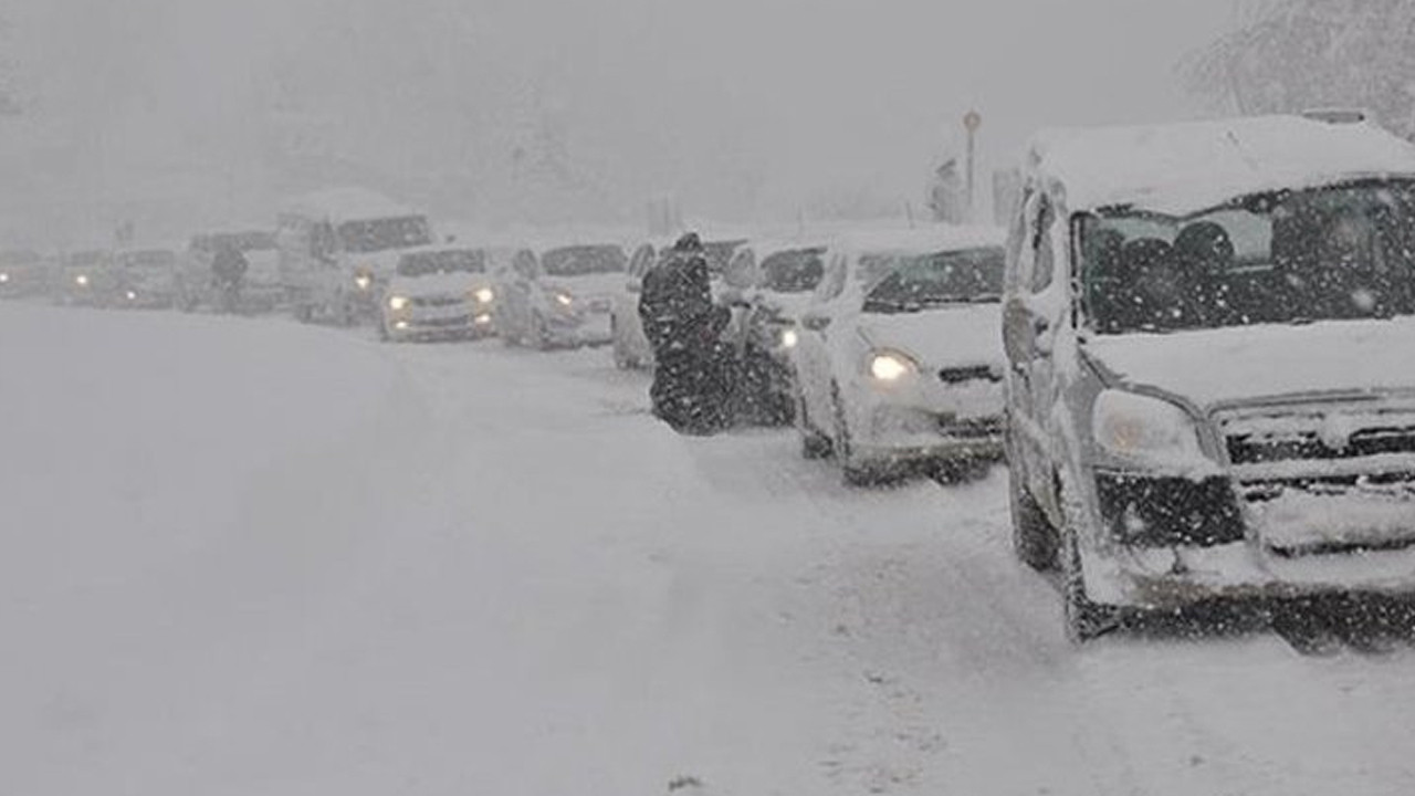 Bolu Dağı geçişi tüm araçlar için ulaşıma kapatıldı