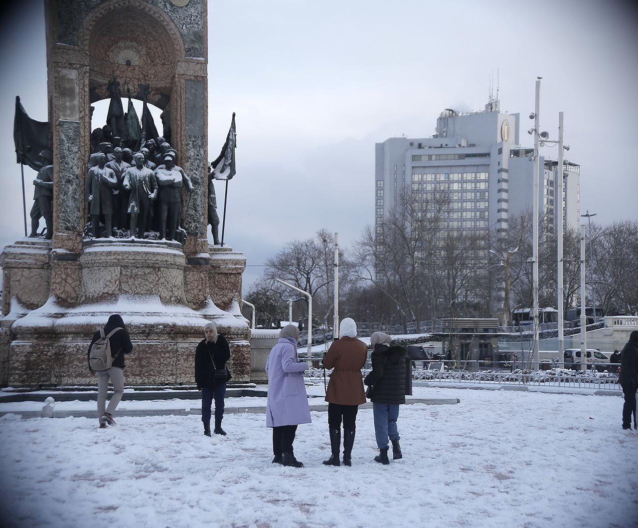 İstanbul beyaza büründü! İşte kentten kar manzaraları - Resim: 2