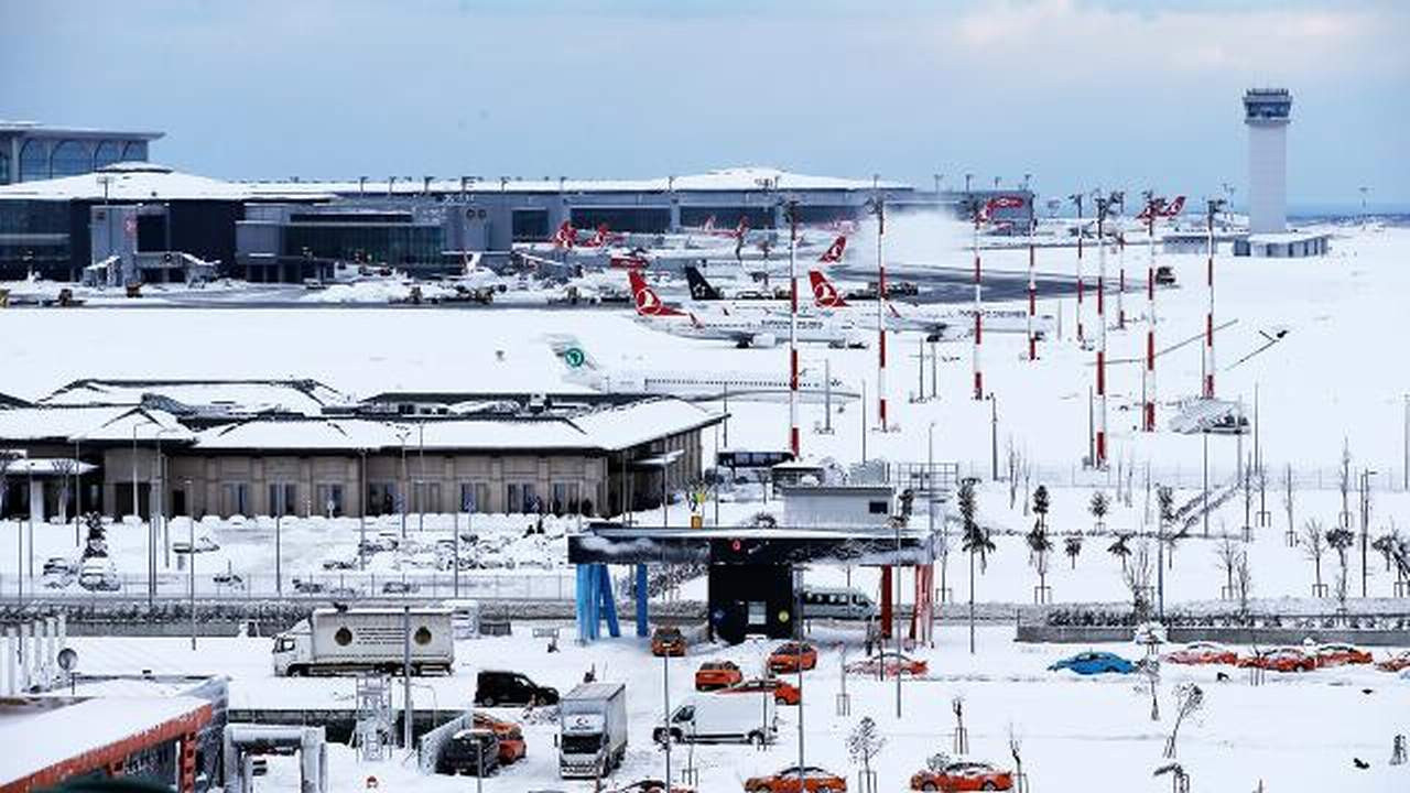 İstanbul Havalimanı'nda tüm uçuşlar durduruldu