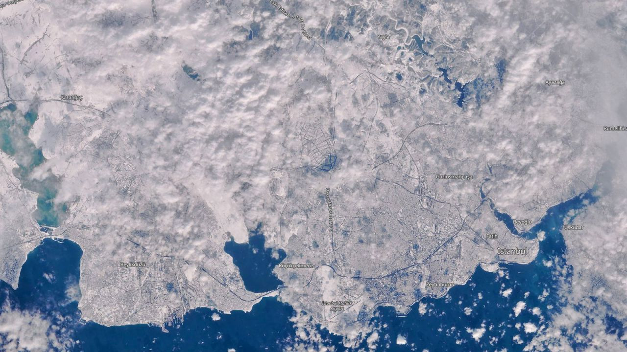İstanbul'da kar yağışının etkisi uydudan görüntülendi - Resim: 1