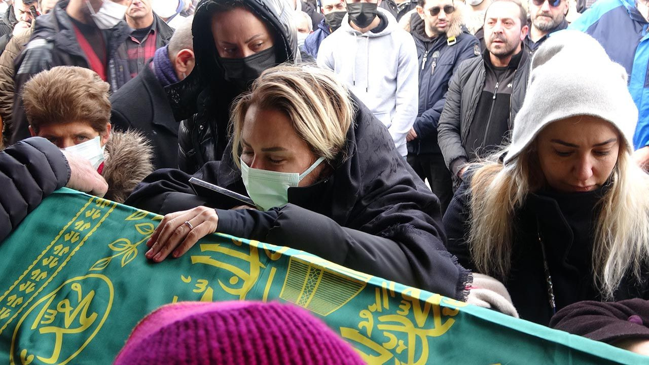 Şafak Mahmutyazıcıoğlu son yolculuğuna uğurlandı - Resim: 2