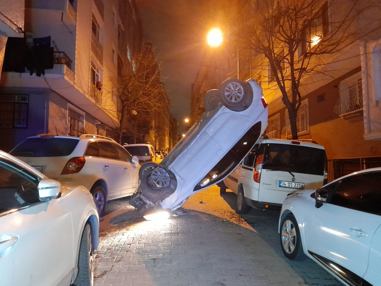 İstanbul'da akıllara durgunluk veren kaza - Resim: 2