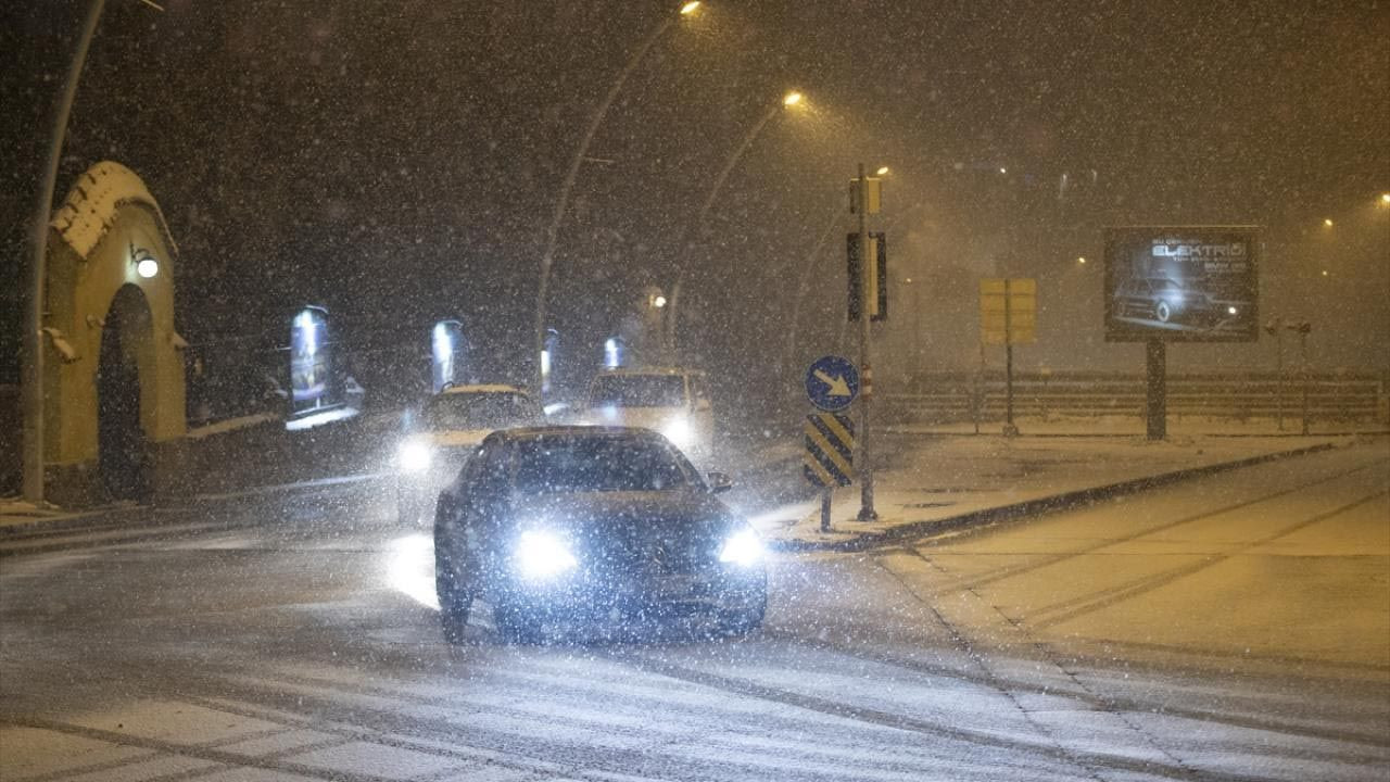 Ankara yeni güne ''bembeyaz'' uyandı - Resim: 3