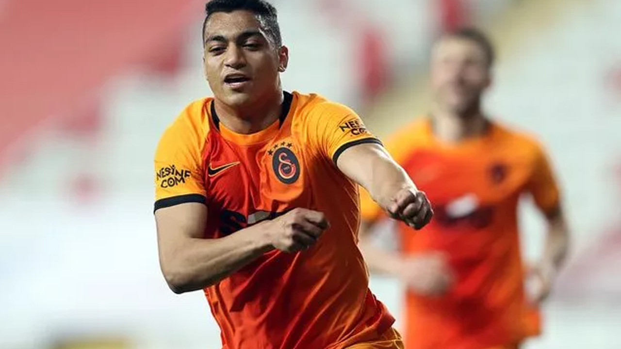 Galatasaray'da transferde sıcak saatler: Gomis imzaya kaldı
