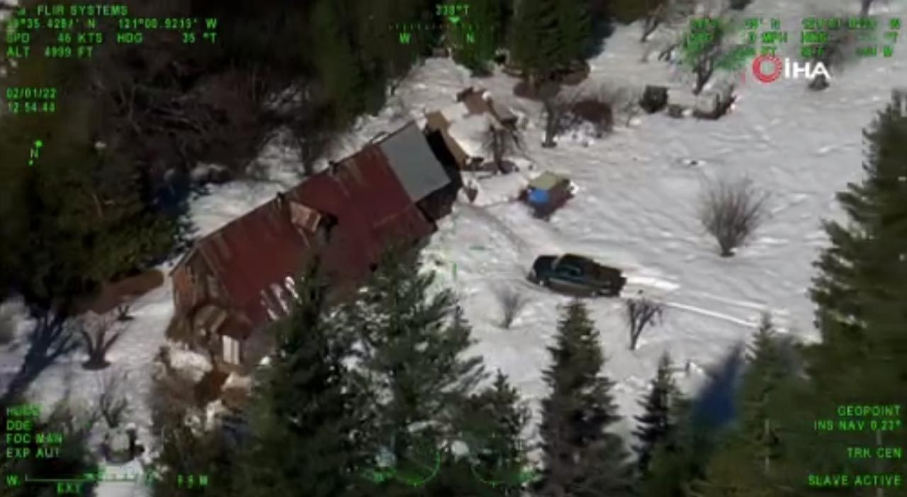 Kar yüzünden 2 aydır dağda mahsur kalan çifti kurtarma operasyonu kamerada - Resim: 1