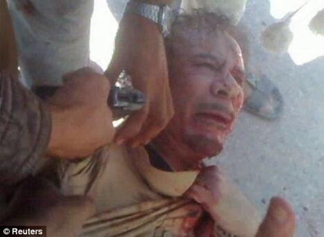 Linç edilerek öldürülen Kaddafi hakkında bomba iddia - Resim: 5